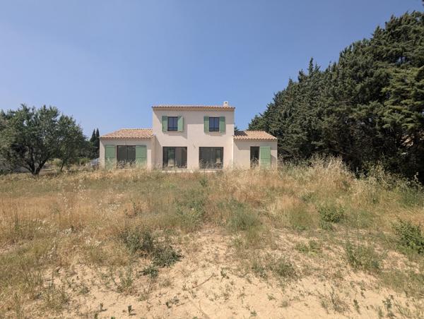 LOURMARIN: Villa neuve prestations haut de gamme