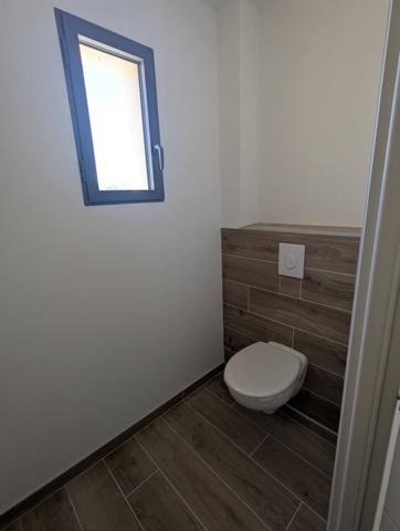 LOURMARIN: Villa neuve prestations haut de gamme