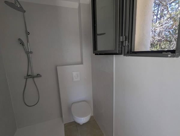 LOURMARIN: Villa neuve prestations haut de gamme