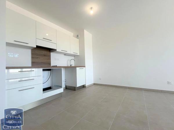 Appartement à louer 3 pièces 58.5m² Arles (13200)