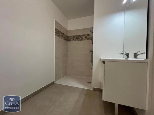 Appartement à louer 3 pièces 58.5m² Arles (13200)