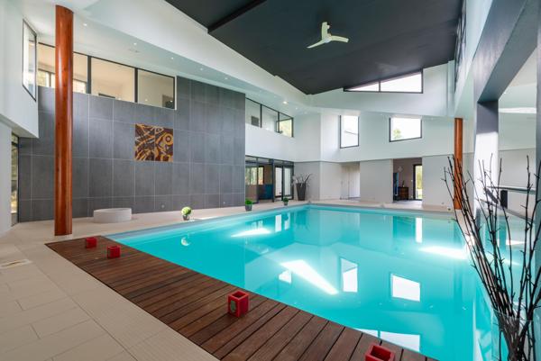 Villa d’architecte avec piscine intérieure aux portes de Rennes