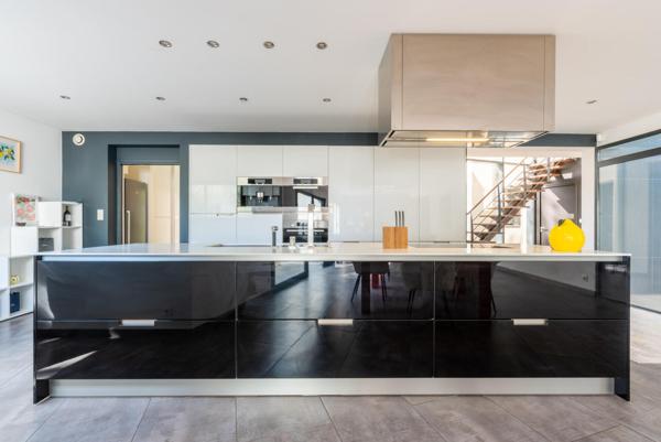 Villa d’architecte avec piscine intérieure aux portes de Rennes