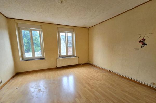 HIRSON (02) - Maison semi-individuelle avec garage