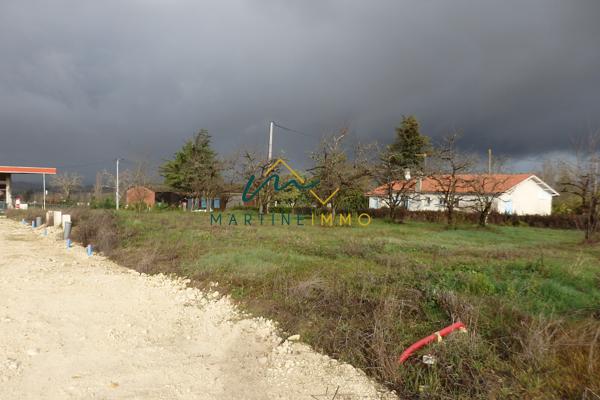 A VENDRE TERRAIN A BÂTIR