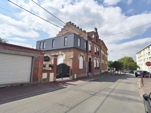 maison  / 2 CHAMBRES + EXTERIEUR