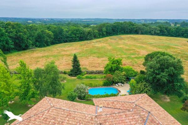 Maison à vendre 389 900 € Larée 5 p 141 m² DPE C