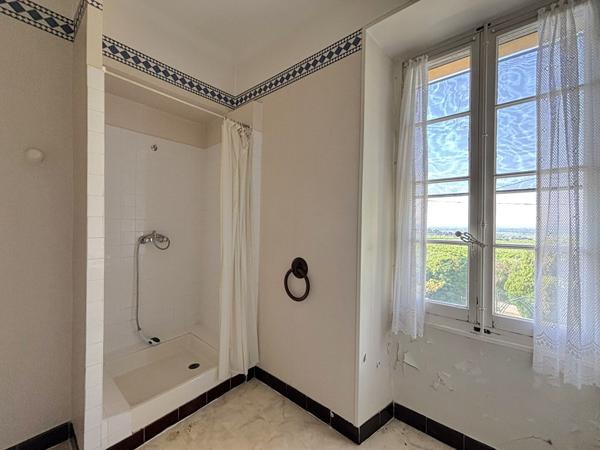 Maison Châteauneuf Du Pape 9 pièces - 190 m2 environ - Grange - Garage - Vue dégagée sur les vignes