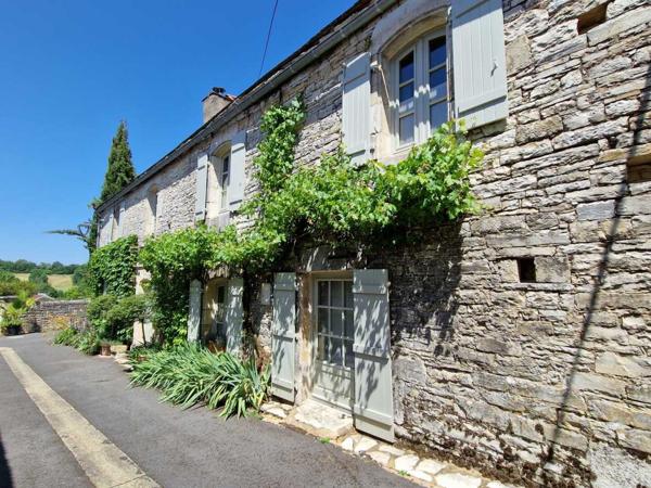 Maison ancienne - Cazals Demeure de charme avec Patio, piscine, tour au toit de lauze et jardin bucolique.
