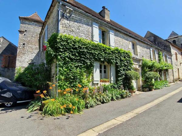 Maison ancienne - Cazals Demeure de charme avec Patio, piscine, tour au toit de lauze et jardin bucolique.