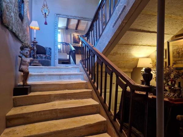 Maison ancienne - Cazals Demeure de charme avec Patio, piscine, tour au toit de lauze et jardin bucolique.