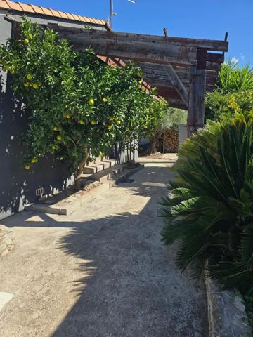 Maison avec piscine, grand séjour et jardin – Jonquières-Saint-Vincent