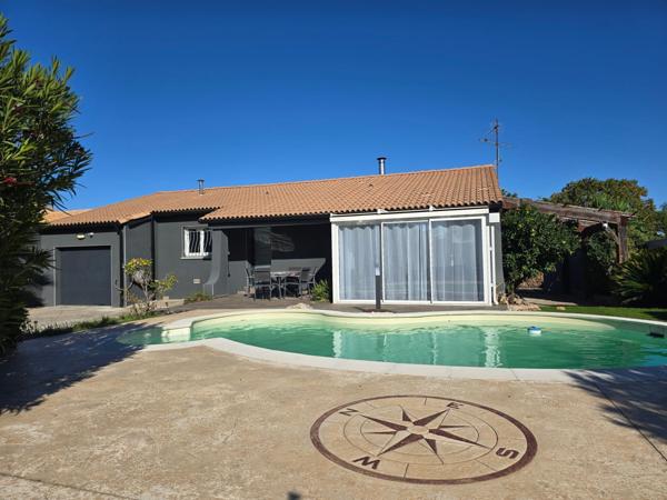 Maison avec piscine, grand séjour et jardin – Jonquières-Saint-Vincent