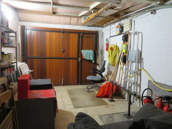 Située à proximité de LOMME Bourg, je suis une agréable maison de 86M² habitable sur un terrain de 236M² comprenant a…