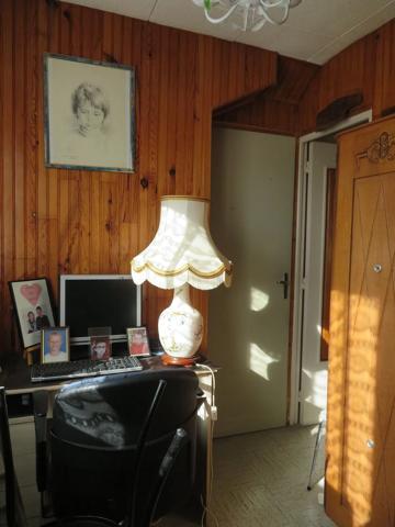 Située à proximité de LOMME Bourg, je suis une agréable maison de 86M² habitable sur un terrain de 236M² comprenant a…