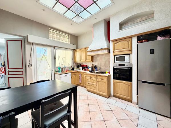 Maison 6 pièce(s) 5 chambre(s) 133 m²