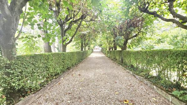 Maison 208 m2 - 13000 m2 de terrain  - Piscine - 78270 Bennecourt