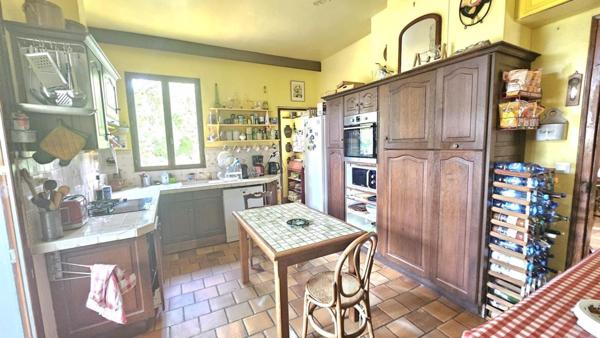 Maison 208 m2 - 13000 m2 de terrain  - Piscine - 78270 Bennecourt