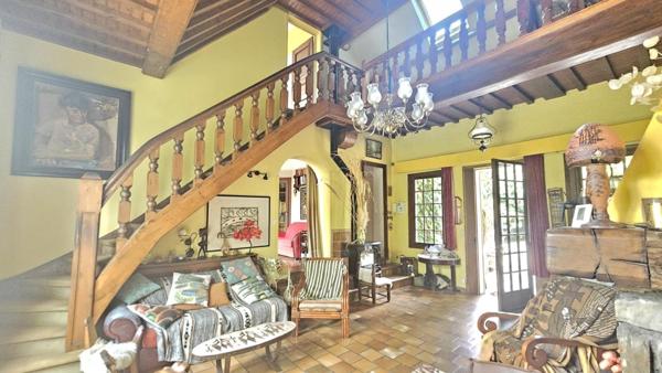 Maison 208 m2 - 13000 m2 de terrain  - Piscine - 78270 Bennecourt