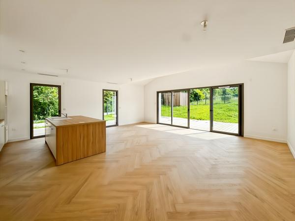 Maison
         5 pièces
        - 137 m² Bien prestige