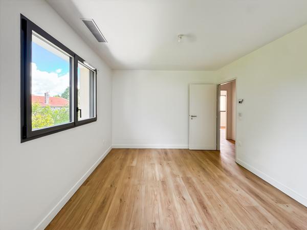 Maison
         5 pièces
        - 137 m² Bien prestige