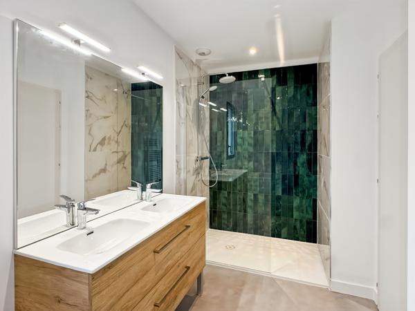 Maison
         5 pièces
        - 137 m² Bien prestige