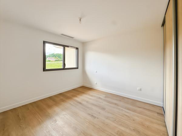 Maison
         5 pièces
        - 137 m² Bien prestige