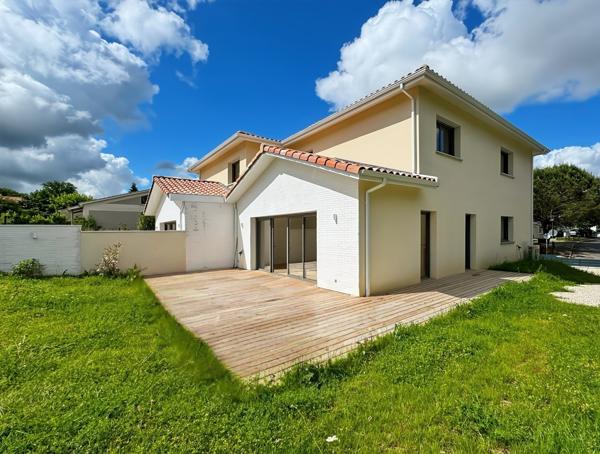 Maison
         5 pièces
        - 137 m² Bien prestige