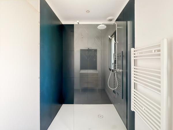 Maison
         5 pièces
        - 137 m² Bien prestige