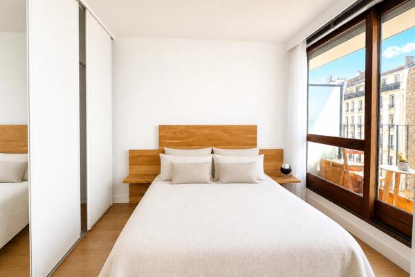 Appartement
         2 pièces
        - 55 m² 420 000 € *