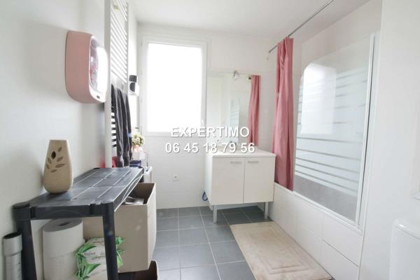 Grenoble (38100) APPARTEMENT T2 AVEC BALCON et VUE MONTAGNES