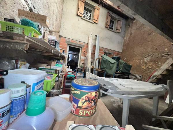 Maison ancienne - Le bugue MAISON DE VILLE (135 M²) SUR 3 NIVEAUX DANS LA VIBRANTE BOURGADE RIVERAINE DU BUGUE – TOUT SE FAIT À PIED ! NÉCESSITE UNE RÉNOVATION COMPLÈTE, AVEC UN SUPERBE POTENTIEL. PF90329