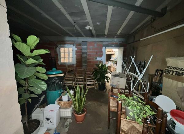 Maison ancienne - Le bugue MAISON DE VILLE (135 M²) SUR 3 NIVEAUX DANS LA VIBRANTE BOURGADE RIVERAINE DU BUGUE – TOUT SE FAIT À PIED ! NÉCESSITE UNE RÉNOVATION COMPLÈTE, AVEC UN SUPERBE POTENTIEL. PF90329