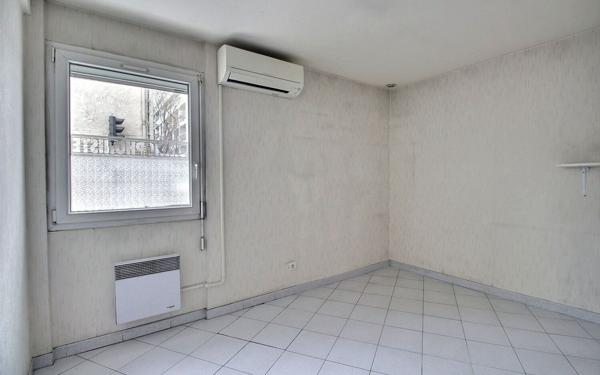 Appartement à vendre    7 pièces •  Marseille 12