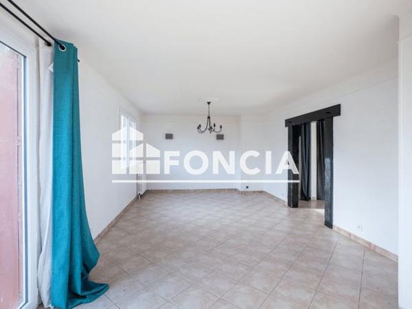 À vendre Maison 7 pièces 112 m² - Le Mesnil-saint-denis 78320