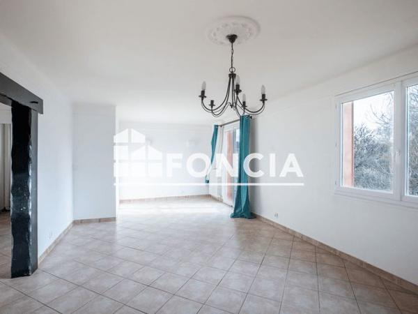 À vendre Maison 7 pièces 112 m² - Le Mesnil-saint-denis 78320