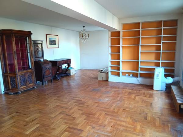 Cahors centre ville Appartement de 95 m² avec grande terrasse, ascenseur et parking