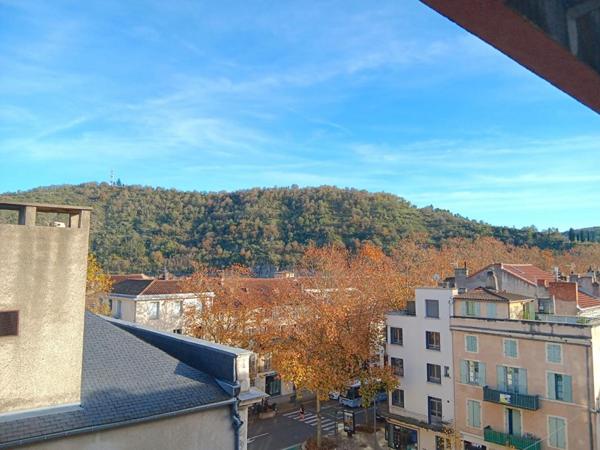 Cahors centre ville Appartement de 95 m² avec grande terrasse, ascenseur et parking