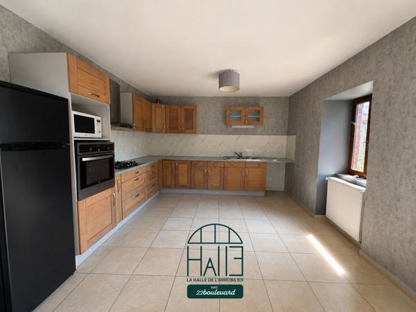 Maison
         8 pièces
        - 256 m² 124 900 € *