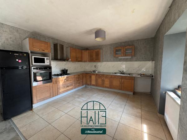 Maison
         8 pièces
        - 256 m² 124 900 € *