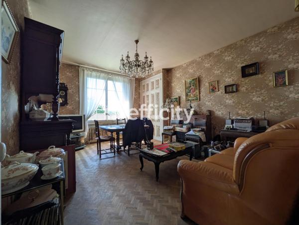 Maison
         4 pièces
        - 100 m² 148 000 € *