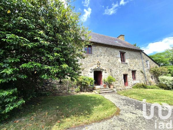 Maison 8 pièces de 234 m² à Combourg (35270)