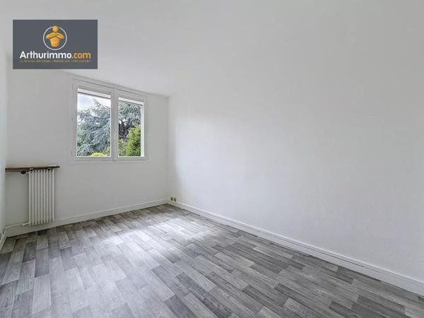 Vente                                                      Appartement
                        
                     3 pièces                      53 m2                     à Eaubonne