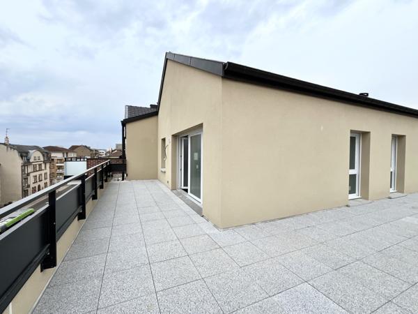 Metz (57070) APPARTEMENT T5 EN ATTIQUE - TERRASSE 61m2 - STATIONNEMENT PRIVATIF