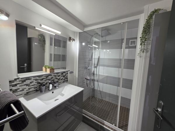 Maison
         8 pièces
        - 197 m² Bien prestige