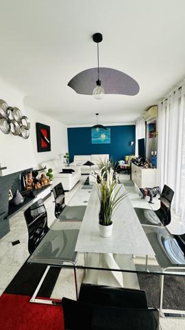 Maison
         8 pièces
        - 197 m² Bien prestige