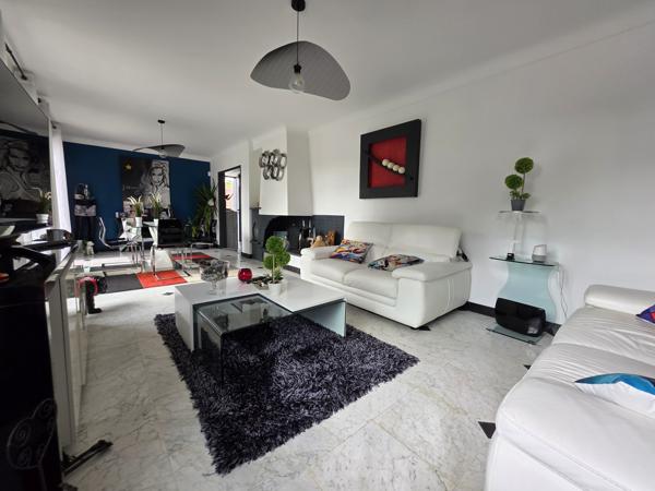 Maison
         8 pièces
        - 197 m² Bien prestige