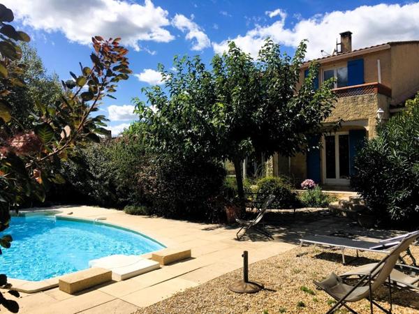 Villa Saint Didier 7 pièce(s) 143 m2 sur terrain avec piscine