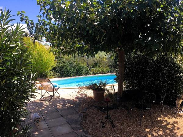 Villa Saint Didier 7 pièce(s) 143 m2 sur terrain avec piscine