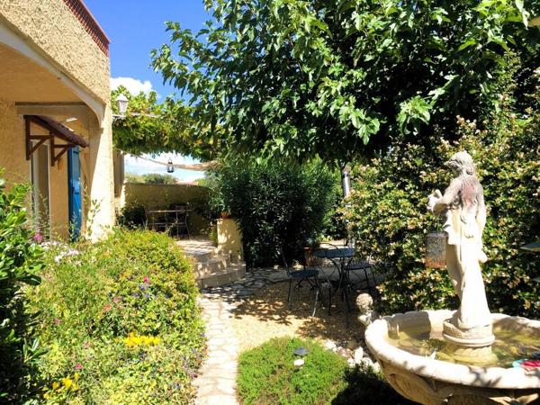 Villa Saint Didier 7 pièce(s) 143 m2 sur terrain avec piscine